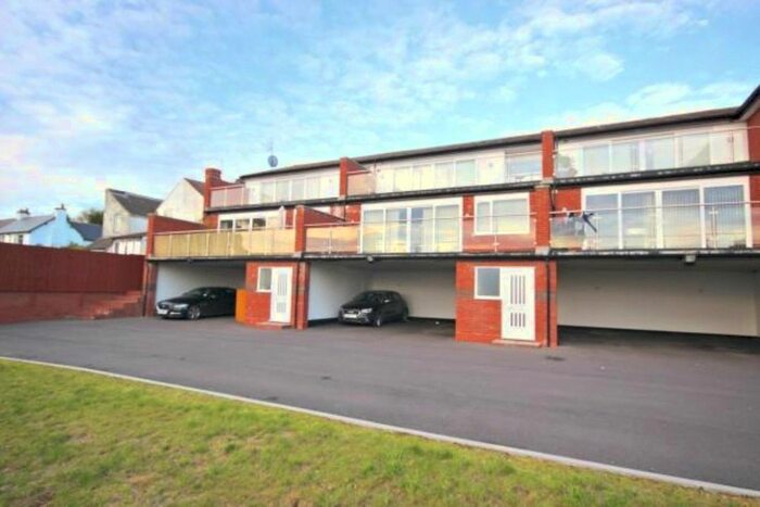 2 Bedroom Flat To Rent In Parkway Road, Dudley, West Midlands, DY1