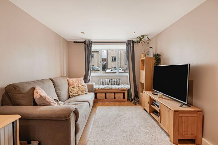2 Bedroom Flat For Sale In Savoy Court, Savoy Road, Bristol, BS4