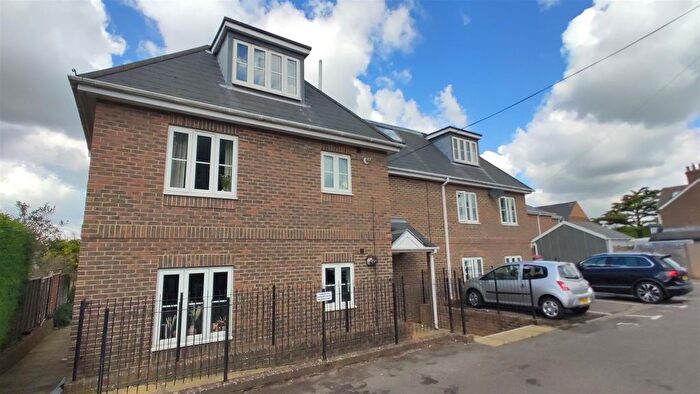 1 Bedroom Flat To Rent In Church Road, Emsworth, PO10