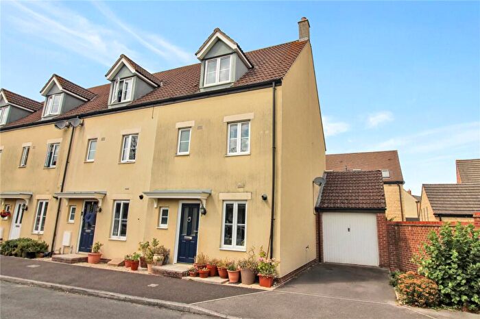 4 Bedroom End Of Terrace House For Sale In Cassini Drive, Oakhurst, Swindon, Wiltshire, SN25
