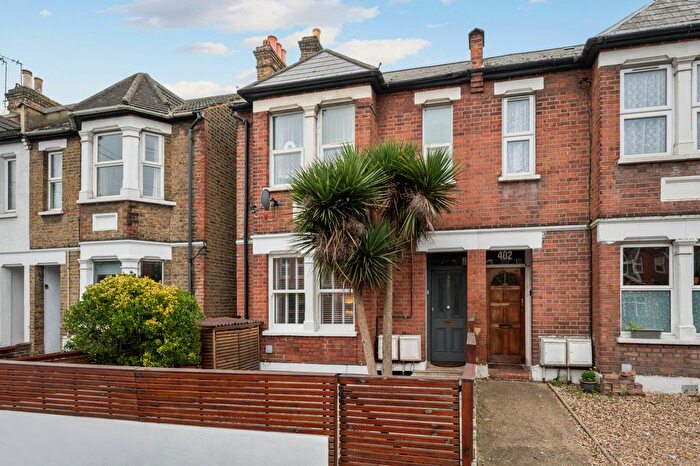 1 Bedroom Flat For Sale In Kingston Road, Raynes Park, SW20