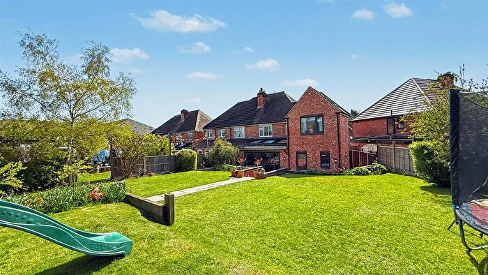 4 Bedroom Semi Detached House For Sale In Woodfall Avenue, Cotteridge / Bournville, Birmingham, B30