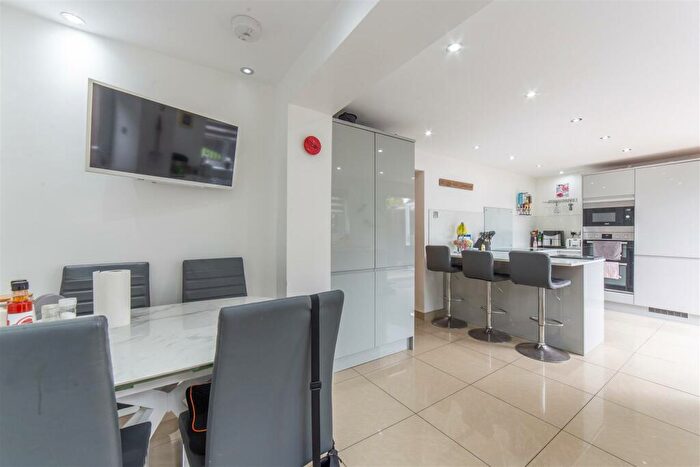3 Bedroom Semi-Detached House For Sale In Pilton Vale, Malpas, Newport, NP20