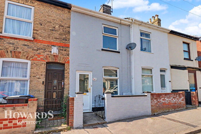 3 Bedroom Terraced House For Sale In Cambridge Road, Lowestoft, NR32