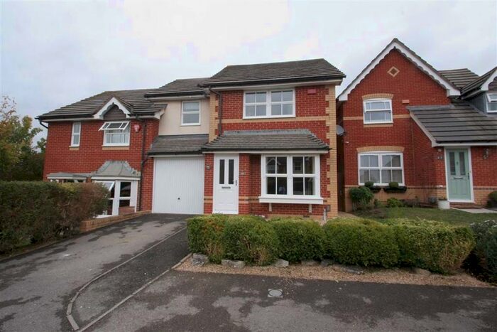 3 Bedroom Semi-Detached House To Rent In Bluebell Way, Thatcham RG18