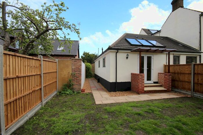 1 Bedroom Semi-Detached Bungalow To Rent In Windmill Road, Flitwck, MK45