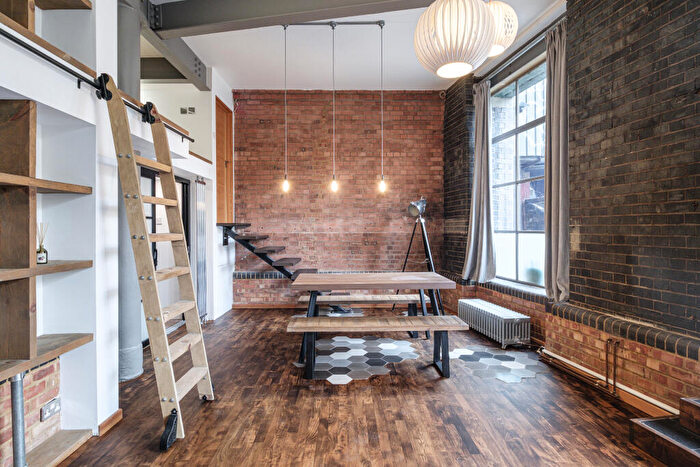 2 Bedroom Flat For Sale In Colmans Wharf, Limehouse Cut, E14