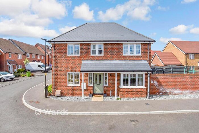 3 Bedroom Detached House For Sale In Bramble Close, Coxheath, Maidstone, Kent, ME17