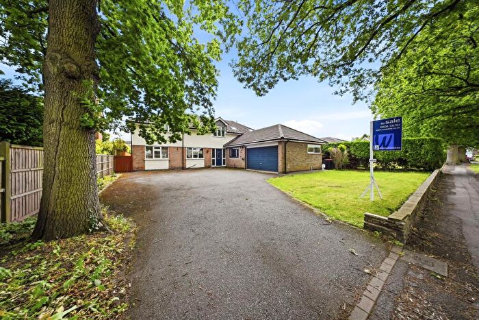 6 Bedroom Detached House For Sale In Landswood Park, Hartford, CW8