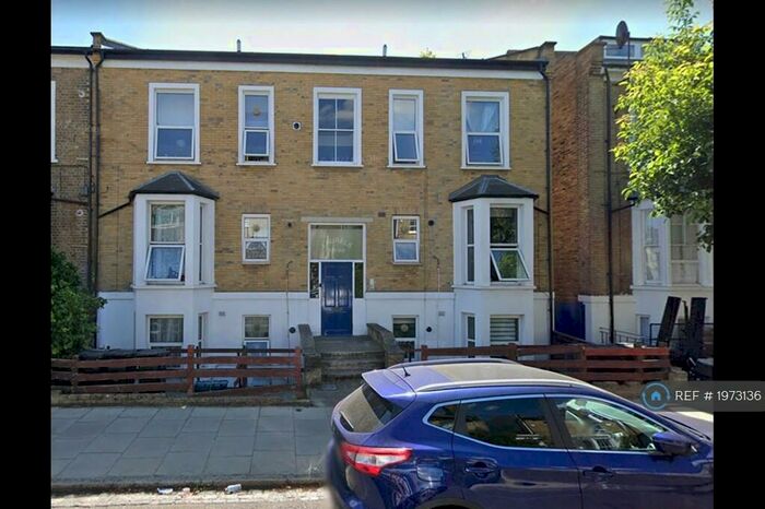 2 Bedroom Flat To Rent In Forest Rd, London, E8