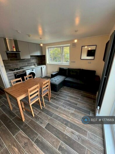 4 Bedroom Maisonette To Rent In Ramsfort House, London, SE16
