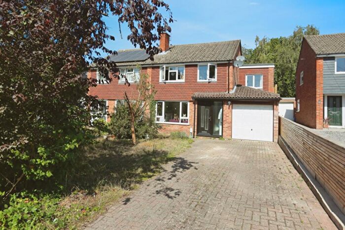4 Bedroom Semi-Detached House For Sale In Woodlands Close, Sarisbury Green, Southampton, Hampshire, SO31