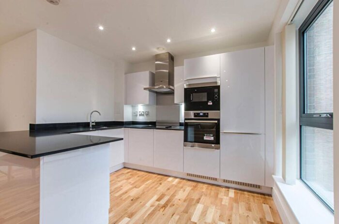 1 Bedroom Flat To Rent In Leven Road, Tower Hamlets, London, E14