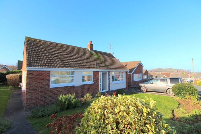 2 Bedroom Bungalow To Rent In Dulas Close, Rhos On Sea, LL28