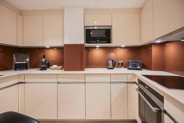2 Bedroom Flat To Rent In Bow Lane, City, London, EC4M