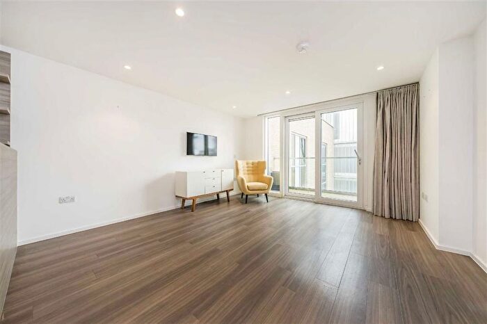 1 Bedroom Flat For Sale In Spectrum Way, Wandsworth, SW18