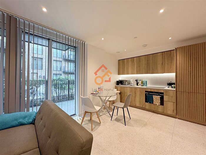 Studio To Rent In Georgette Apartments, Cendal Crescent, London, E1