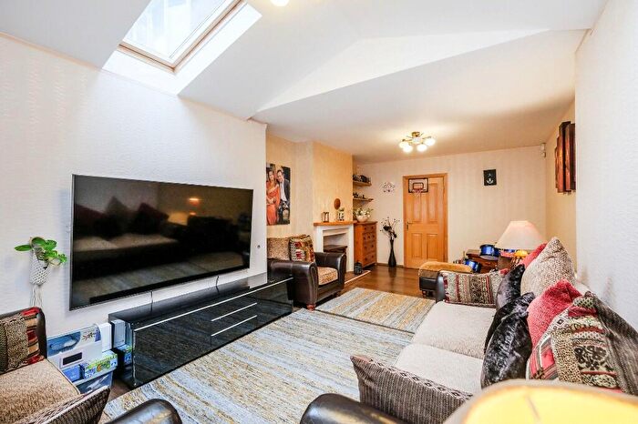 3 Bedroom Terraced House For Sale In Appleby Road, London, E16