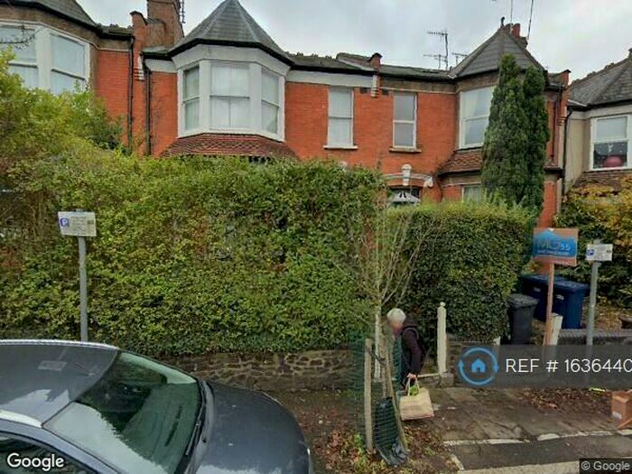 2 Bedroom Flat To Rent In Dollis Road, London, N3