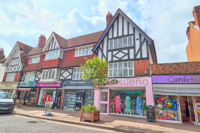 2 Bedroom Flat To Rent In Sycamore Road, Amersham, Buckinghamshire, HP6