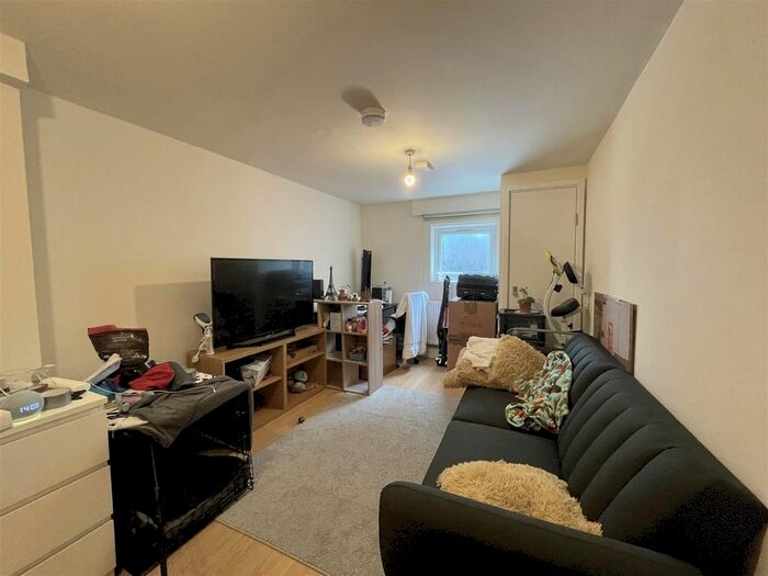 1 Bedroom Flat To Rent In Stroud Green, Finsbury Park, N4
