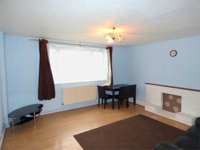 2 Bedroom Flat To Rent In Eden Close, Langley, SL3