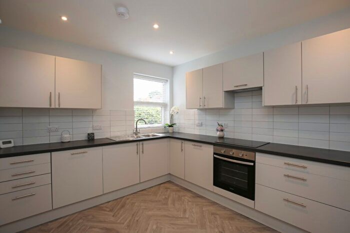 2 Bedroom Maisonette To Rent In Newland Road, Banbury, Oxon, OX16