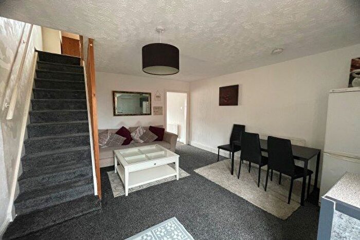 2 Bedroom Flat To Rent In Outram Street, Sutton-In-Ashfield, NG17