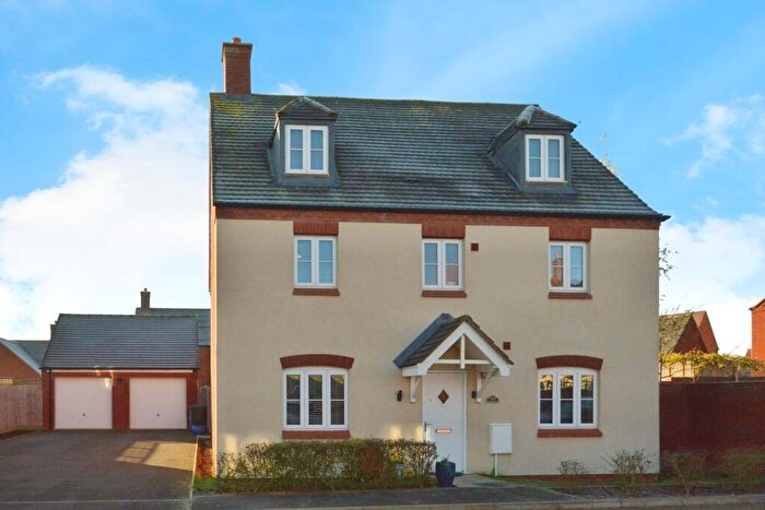 5 Bedroom Detached House For Sale In Blackhorse Drive, Old Stratford, Milton Keynes, Northamptonshire, MK19