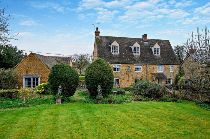 4 Bedroom Detached House For Sale In Ledwell, Chipping Norton, Oxfordshire, OX7
