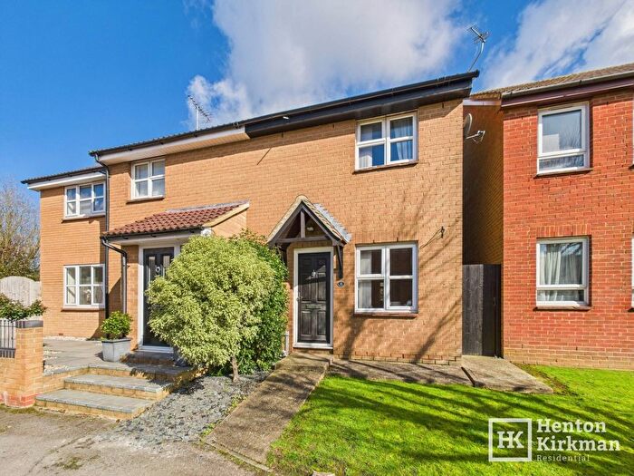 2 Bedroom Semi-Detached House To Rent In Brompton Close, Billericay, CM12