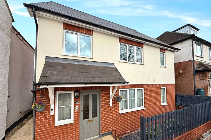 1 Bedroom Flat For Sale In Yeovil Road, Farnborough, Hampshire, GU14