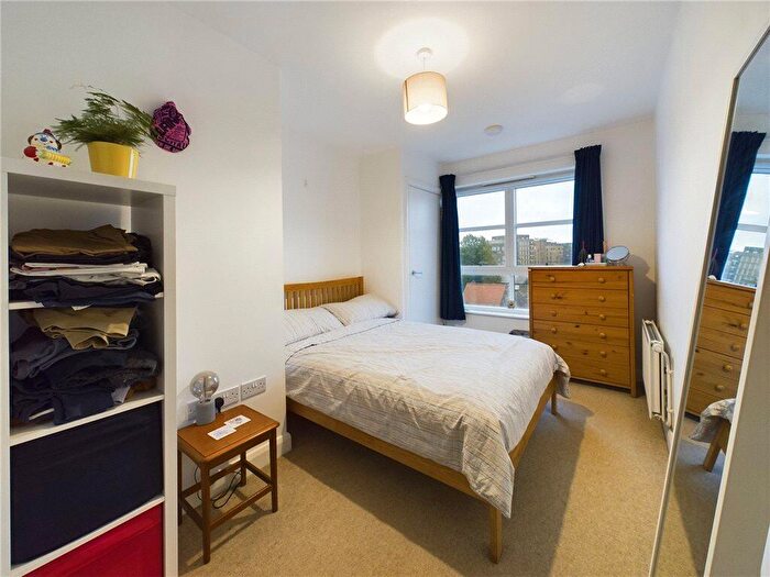 1 Bedroom Apartment For Sale In Bournemouth Road, London, SE15