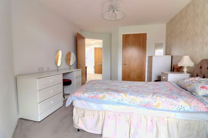 1 Bedroom Flat For Sale In Deans Park Court, Kingsway, Stafford, ST16