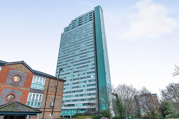 2 Bedroom Flat For Sale In George Beard Road, Deptford, London, SE8