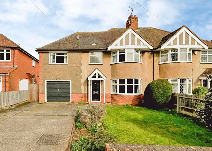 4 Bedroom Semi Detached House For Sale In Pirton Road, Hitchin, SG5