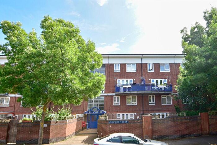 3 Bedroom Apartment For Sale In Derby Court, Overbury Street, London, E5