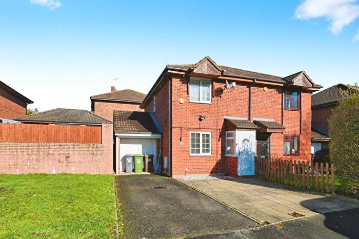 3 Bedroom End Of Terrace House For Sale In Fordbridge Road, Birmingham, B37