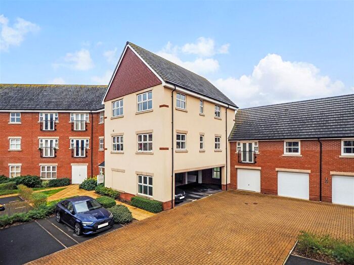 2 Bedroom Flat For Sale In Draper Close, Andover, SP11