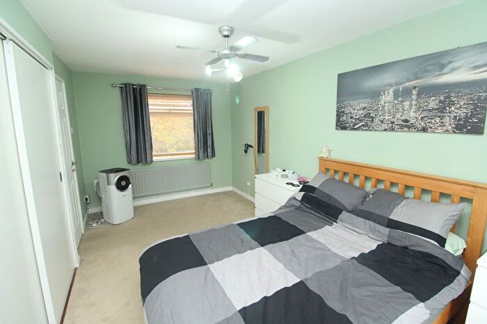 2 Bedroom Terraced House For Sale In Currier Drive, Neath Hill, Milton Keynes, MK14