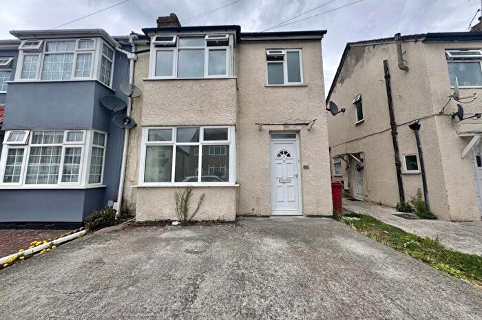 1 Bedroom Maisonette To Rent In Whitby Road, SL1