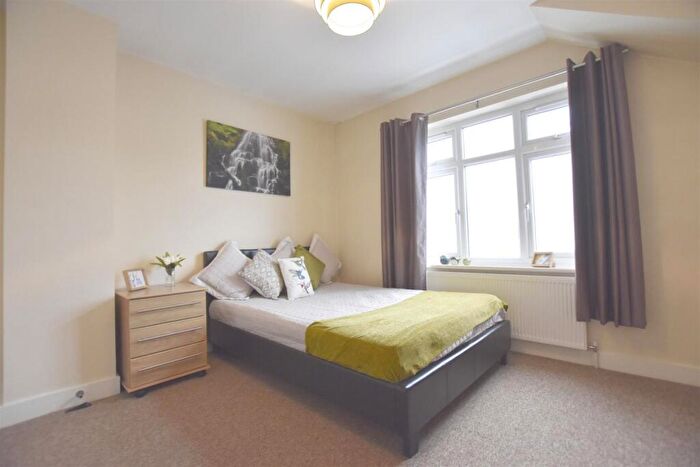 Studio To Rent In Long Lane, Bexleyheath, Kent, DA7