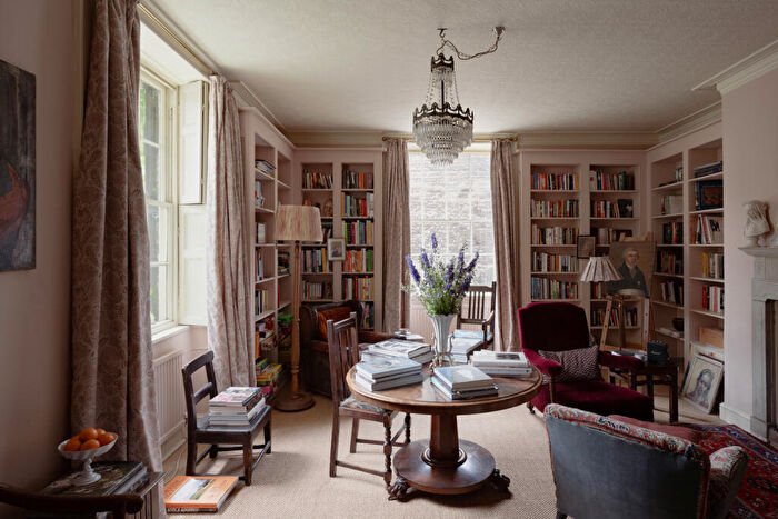 5 Bedroom Semi-Detached House For Sale In Barn Hill, Stamford, Lincolnshire, PE9