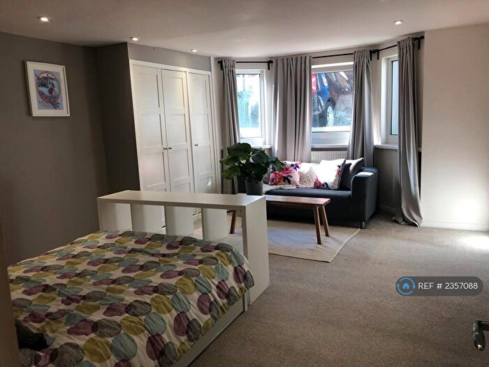 Studio To Rent In Auckland Road East, Southsea, PO5