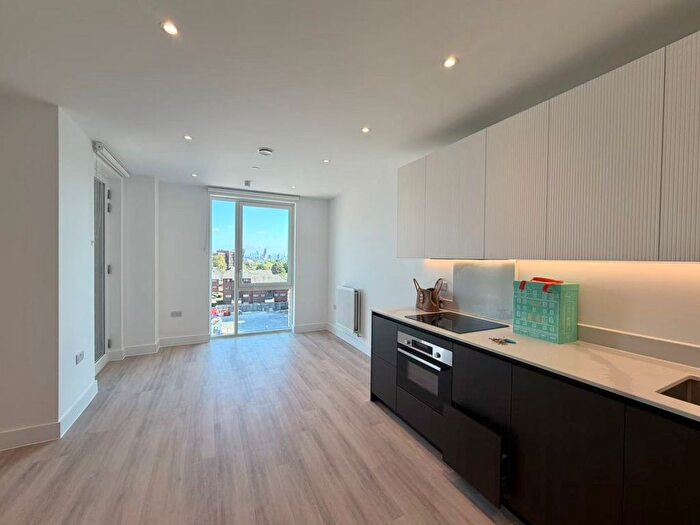 Studio To Rent In Everdene Path, Acton, W3