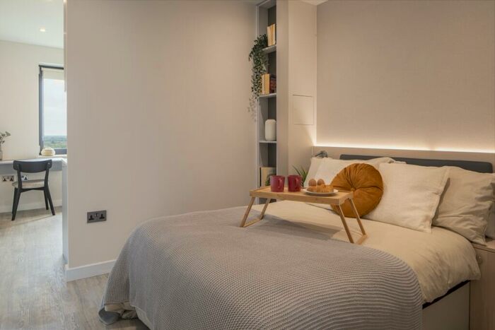 Apartment To Rent In Enclave Croydon, College Road, Croydon, CR0