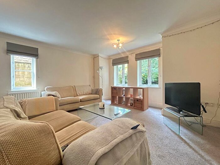 2 Bedroom Flat To Rent In Linfield, Grove Road, Headingley, Leeds, LS6