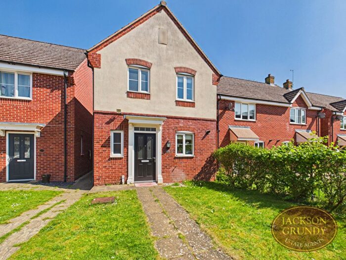 3 Bedroom Terraced House For Sale In Dennetts Close, Daventry, NN11