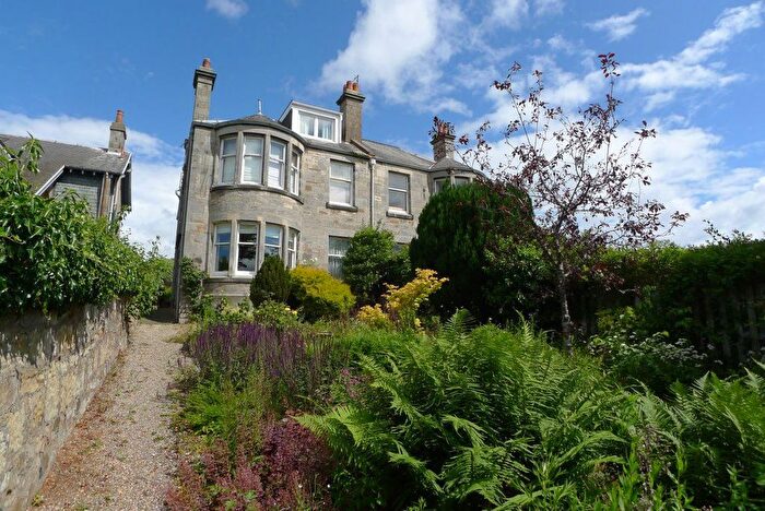 2 Bedroom Flat To Rent In Lade Braes, St Andrews, KY16