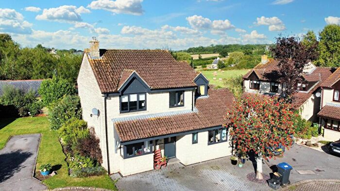 4 Bedroom Detached House For Sale In Godwins Close, Atworth, SN12